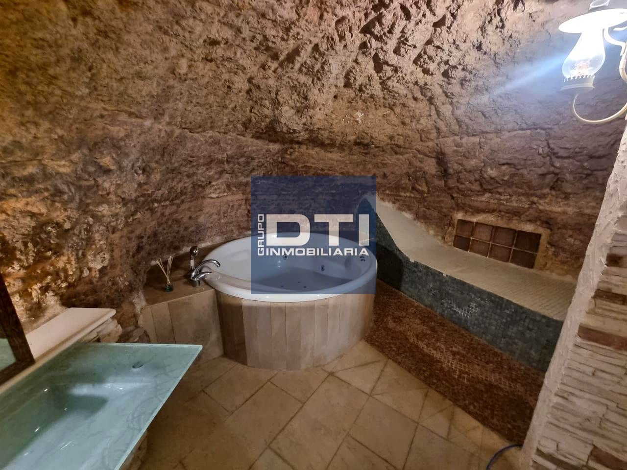 1 slaapkamer Villa te koop in Chinchilla de Monte-Aragon - € 90.000 (Ref: 9429416)