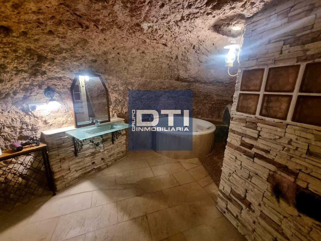 1 slaapkamer Villa te koop in Chinchilla de Monte-Aragon - € 90.000 (Ref: 9429416)