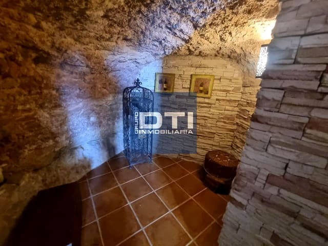 1 slaapkamer Villa te koop in Chinchilla de Monte-Aragón - € 90.000 (Ref: 9429416)