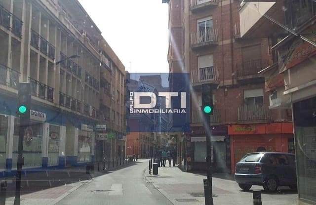 5 quarto Apartamento para venda em Feria, Albacete cidade - 275 000 € (Ref: 9471519)