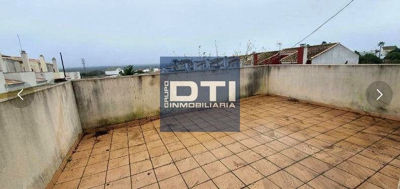 3 slaapkamer Villa te koop in Hinojos met garage - € 69.000 (Ref: 9487218)