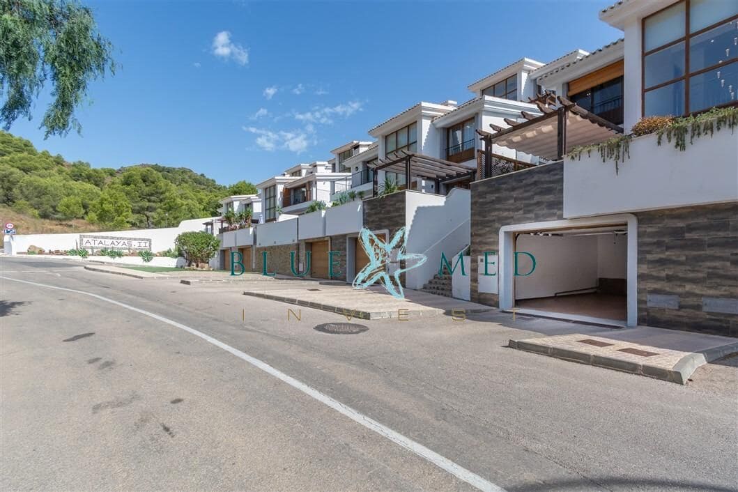 4 quarto Moradia para venda em La Manga Club com piscina garagem - 480 000 € (Ref: 10037469)