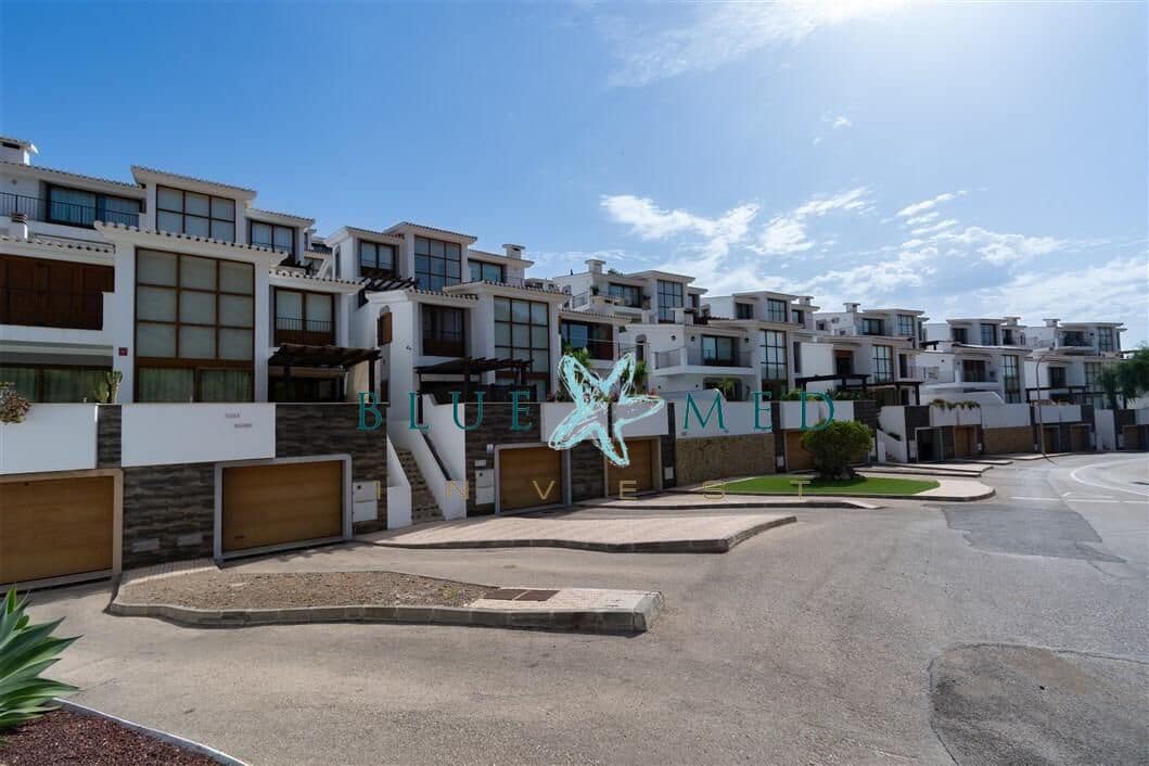 4 quarto Moradia para venda em La Manga Club com piscina garagem - 480 000 € (Ref: 10037469)