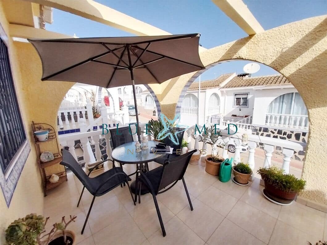 2 soverom Kjedet enebolig til salgs i Camposol med svømmebasseng - € 119 950 (Ref: 10038393)