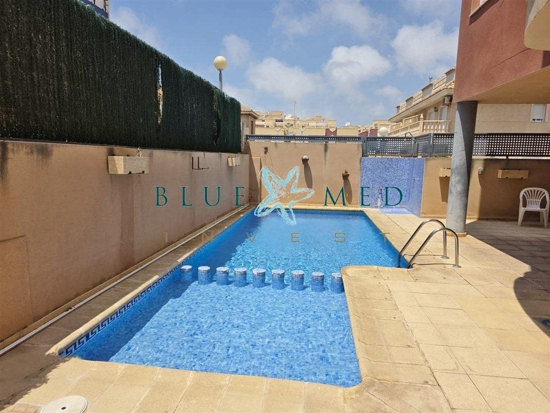 2 soveværelse Penthouse til salg i Puerto de Mazarron med swimmingpool garage - € 175.000 (Ref: 10187123)