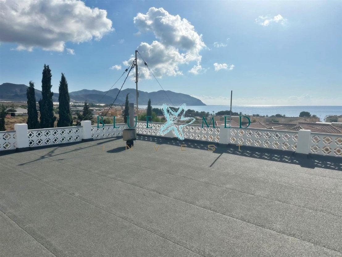 Chalet de 4 habitaciones en Isla Plana en venta con garaje - 425.000 € (Ref: 10187125)