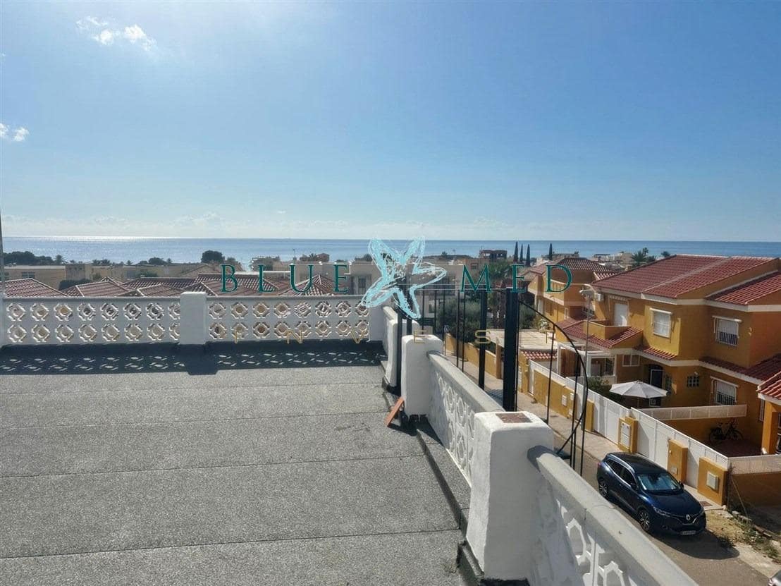Chalet de 4 habitaciones en Isla Plana en venta con garaje - 425.000 € (Ref: 10187125)
