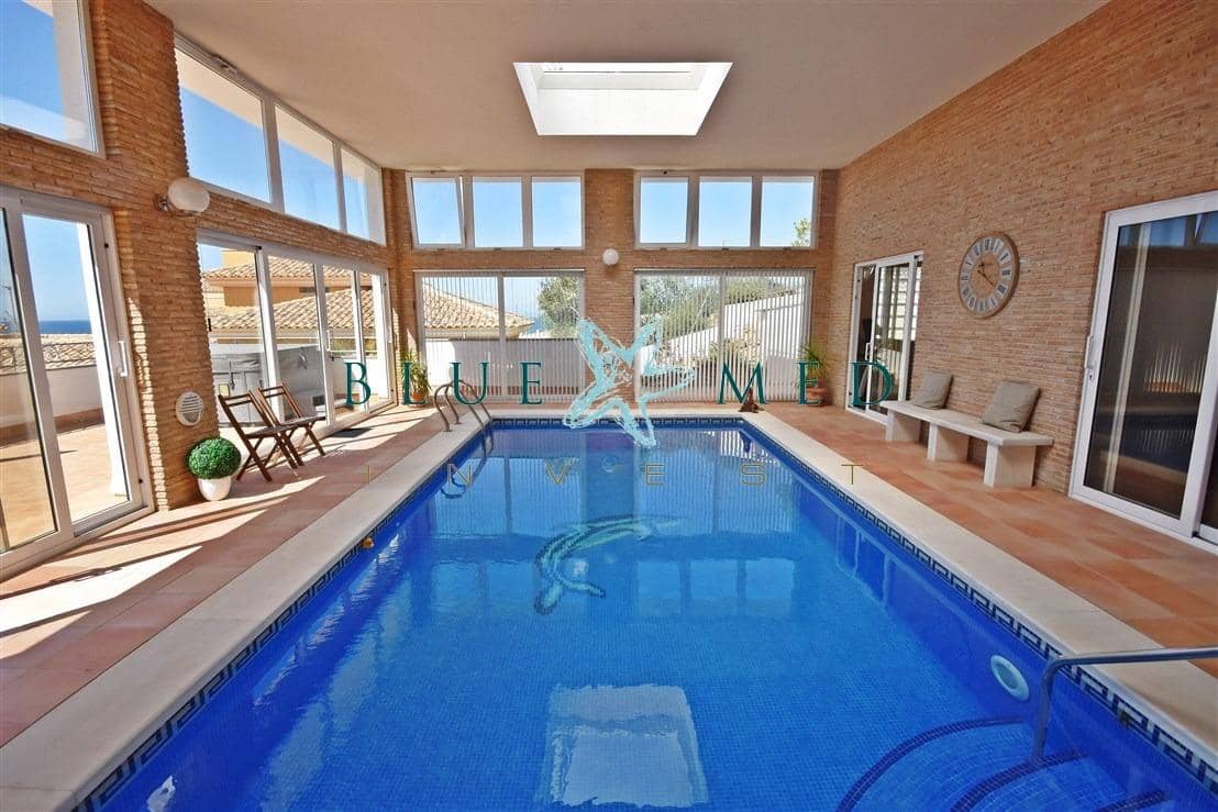 5 bedroom Villa for sale in Isla Plana with pool garage - € 1,399,000 (Ref: 7484926)