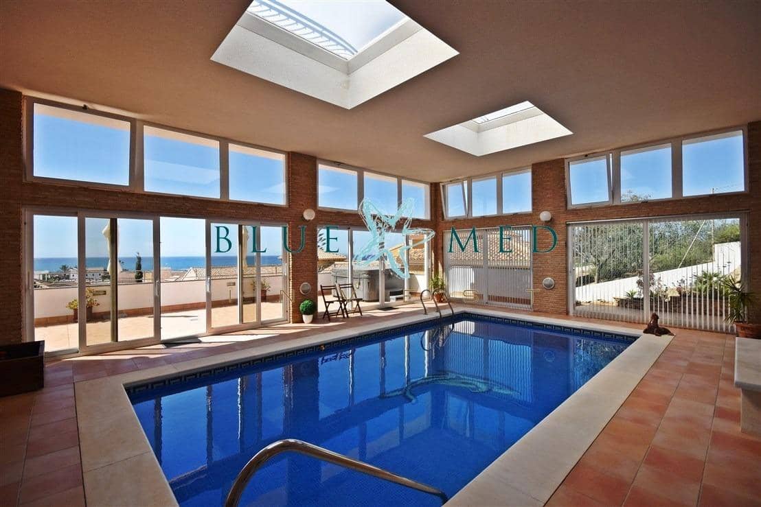 5 bedroom Villa for sale in Isla Plana with pool garage - € 1,399,000 (Ref: 7484926)