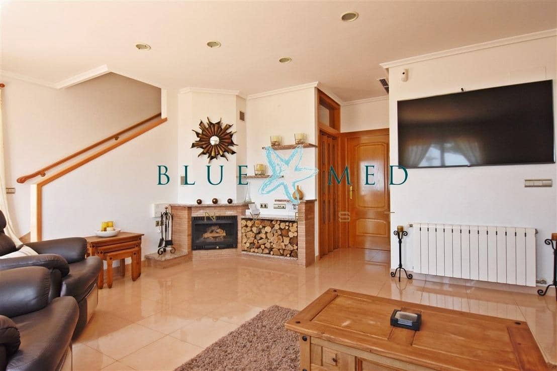 5 bedroom Villa for sale in Isla Plana with pool garage - € 1,399,000 (Ref: 7484926)