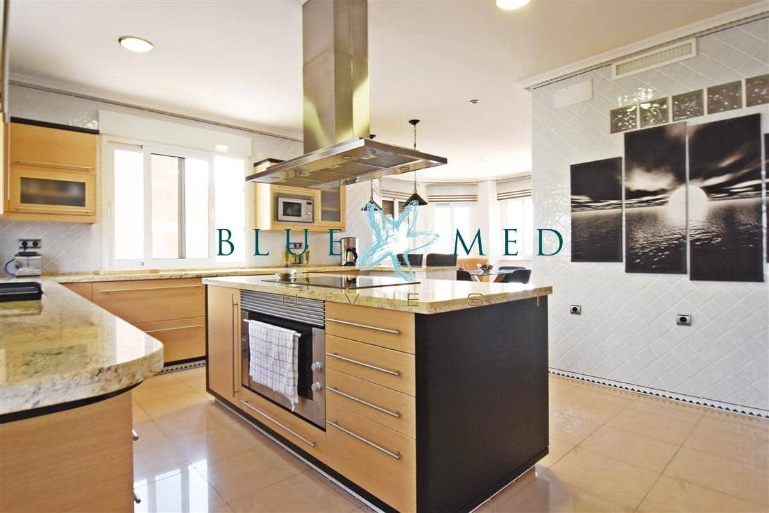 5 bedroom Villa for sale in Isla Plana with pool garage - € 1,399,000 (Ref: 7484926)