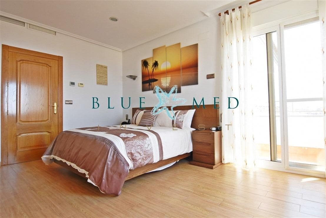 5 bedroom Villa for sale in Isla Plana with pool garage - € 1,399,000 (Ref: 7484926)