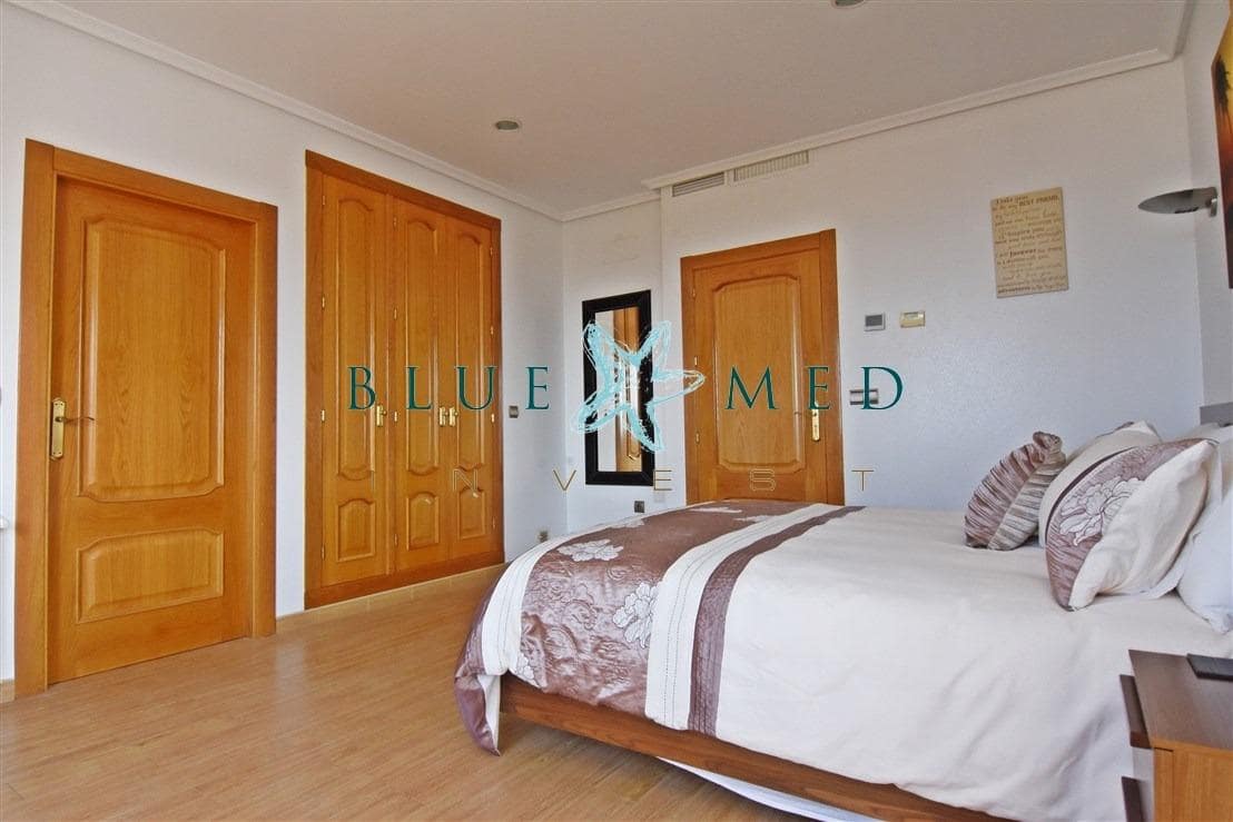 5 bedroom Villa for sale in Isla Plana with pool garage - € 1,399,000 (Ref: 7484926)