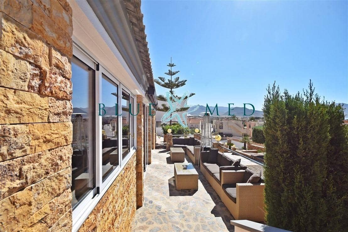 5 bedroom Villa for sale in Isla Plana with pool garage - € 1,399,000 (Ref: 7484926)