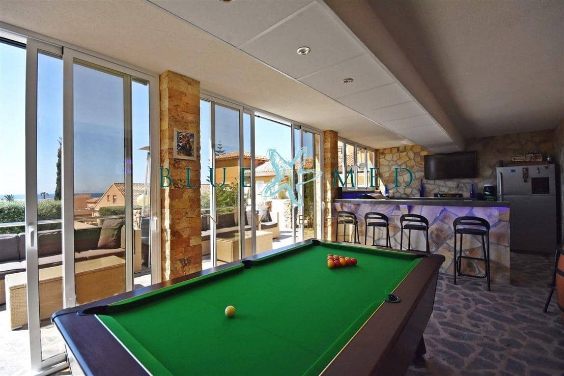 5 bedroom Villa for sale in Isla Plana with pool garage - € 1,399,000 (Ref: 7484926)