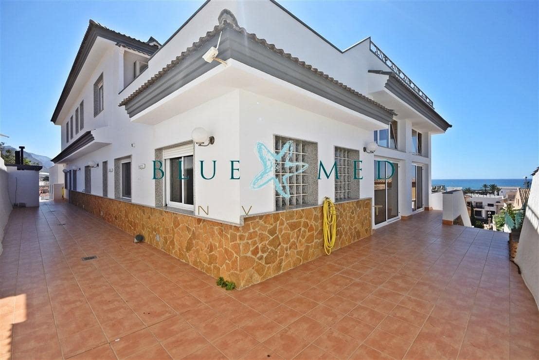 5 bedroom Villa for sale in Isla Plana with pool garage - € 1,399,000 (Ref: 7484926)
