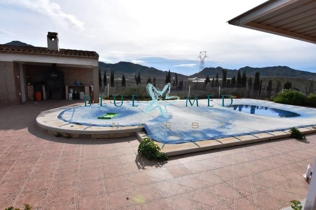 4 soveværelse Finca/Landehus til salg i Leiva med swimmingpool - € 599.995 (Ref: 7500713)