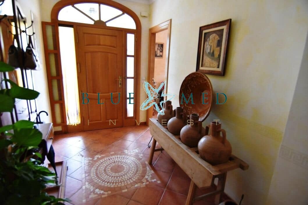 4 soveværelse Finca/Landehus til salg i Leiva med swimmingpool - € 599.995 (Ref: 7500713)