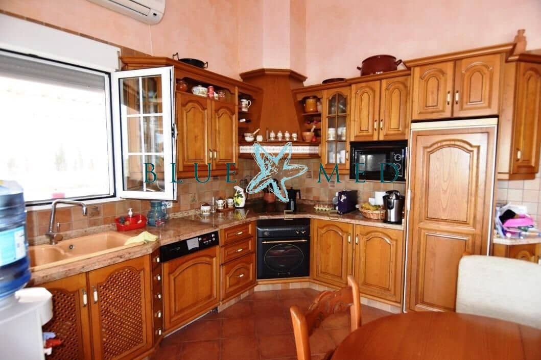 4 soveværelse Finca/Landehus til salg i Leiva med swimmingpool - € 599.995 (Ref: 7500713)