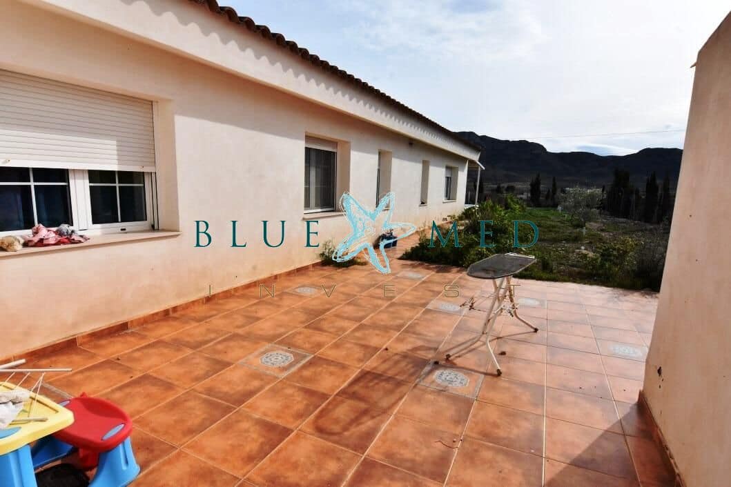 4 soveværelse Finca/Landehus til salg i Leiva med swimmingpool - € 599.995 (Ref: 7500713)