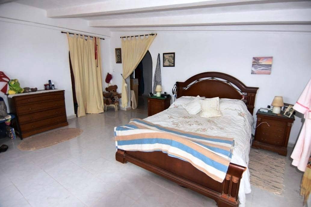 7 bedroom Finca/Country House for sale in Campillo de Abajo with pool garage - € 299,950 (Ref: 7518192)