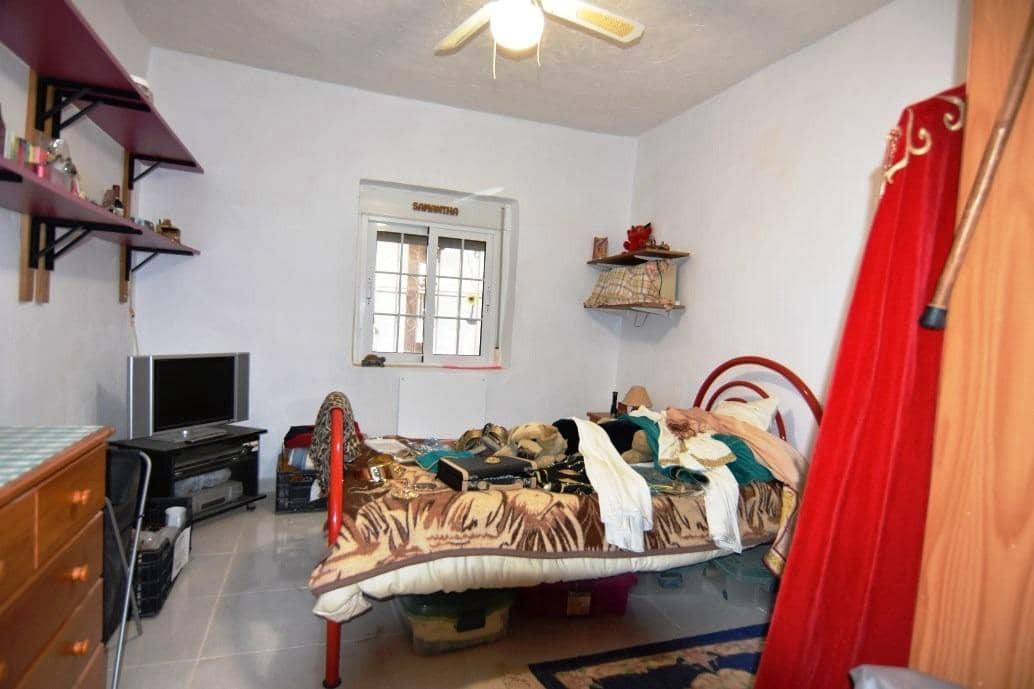 7 bedroom Finca/Country House for sale in Campillo de Abajo with pool garage - € 299,950 (Ref: 7518192)