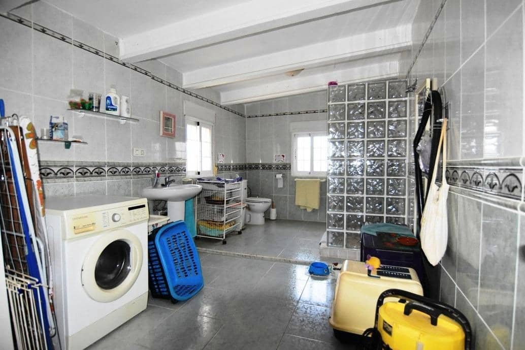 7 bedroom Finca/Country House for sale in Campillo de Abajo with pool garage - € 299,950 (Ref: 7518192)