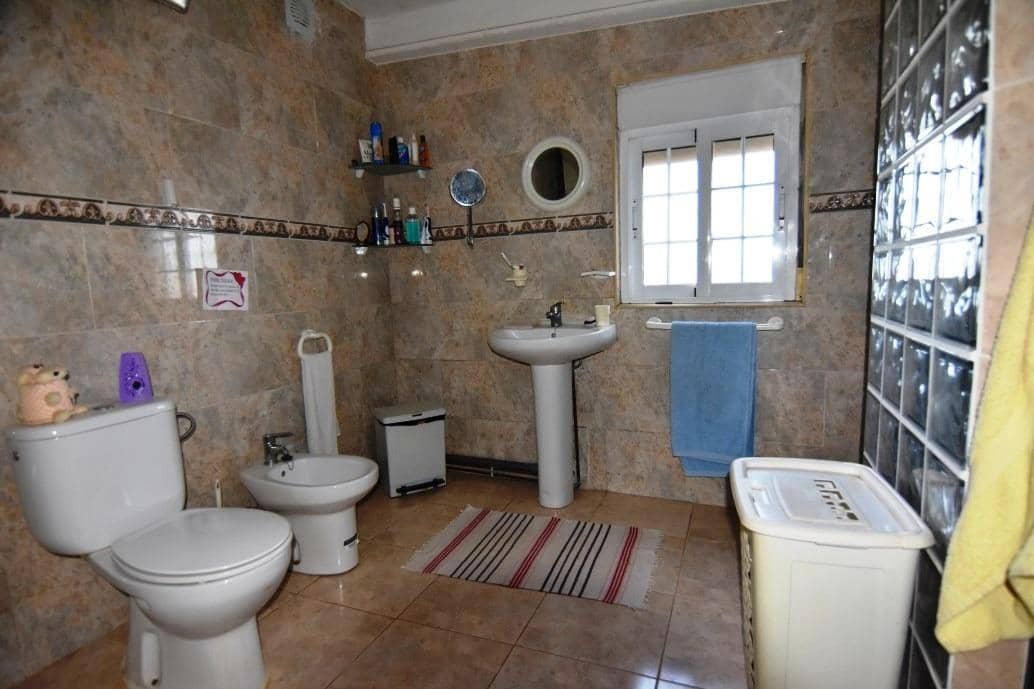 7 bedroom Finca/Country House for sale in Campillo de Abajo with pool garage - € 299,950 (Ref: 7518192)