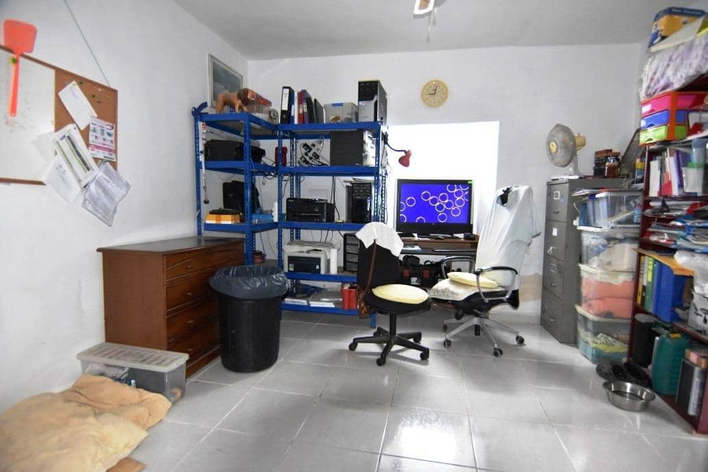 7 bedroom Finca/Country House for sale in Campillo de Abajo with pool garage - € 299,950 (Ref: 7518192)