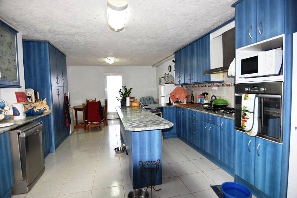 7 bedroom Finca/Country House for sale in Campillo de Abajo with pool garage - € 299,950 (Ref: 7518192)