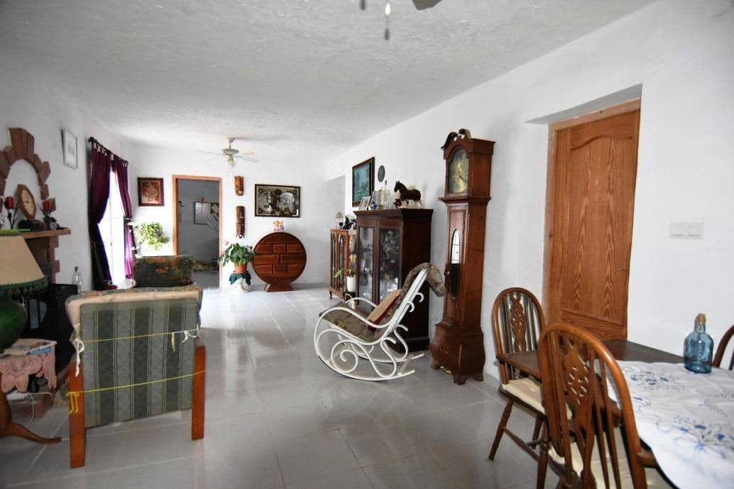 7 bedroom Finca/Country House for sale in Campillo de Abajo with pool garage - € 299,950 (Ref: 7518192)