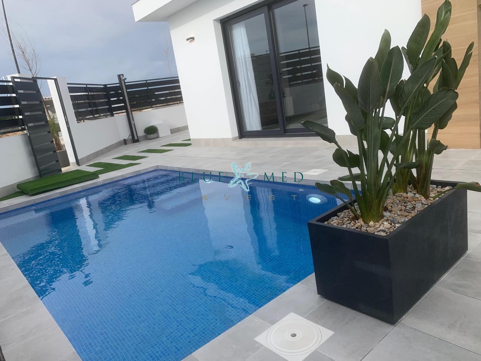2 bedroom Villa for sale in Roldan with pool - € 289,900 (Ref: 7522823)