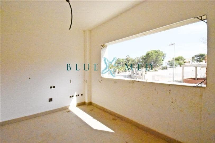 3 soverom Villa til salgs i Isla Plana med svømmebasseng garasje - € 195 000 (Ref: 7601382)