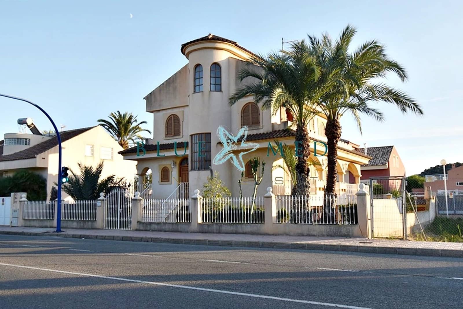 11 bedroom Villa for sale in Puerto de Mazarron with garage - € 1,200,000 (Ref: 7696397)