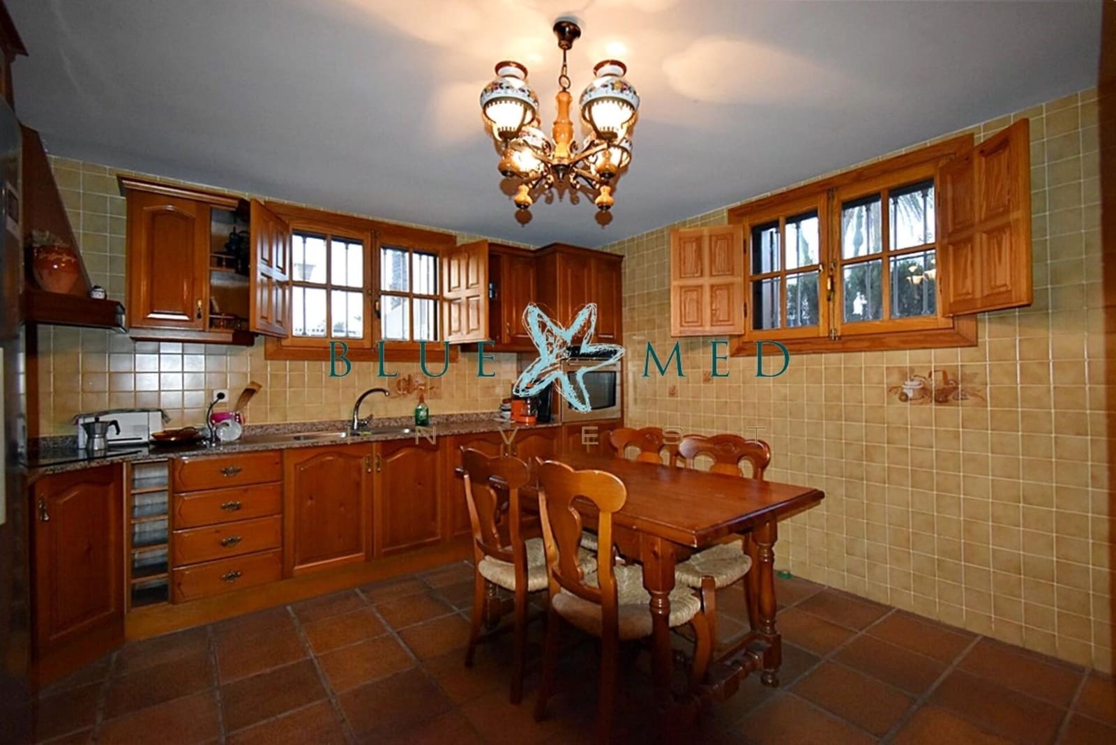 11 bedroom Villa for sale in Puerto de Mazarron with garage - € 1,200,000 (Ref: 7696397)