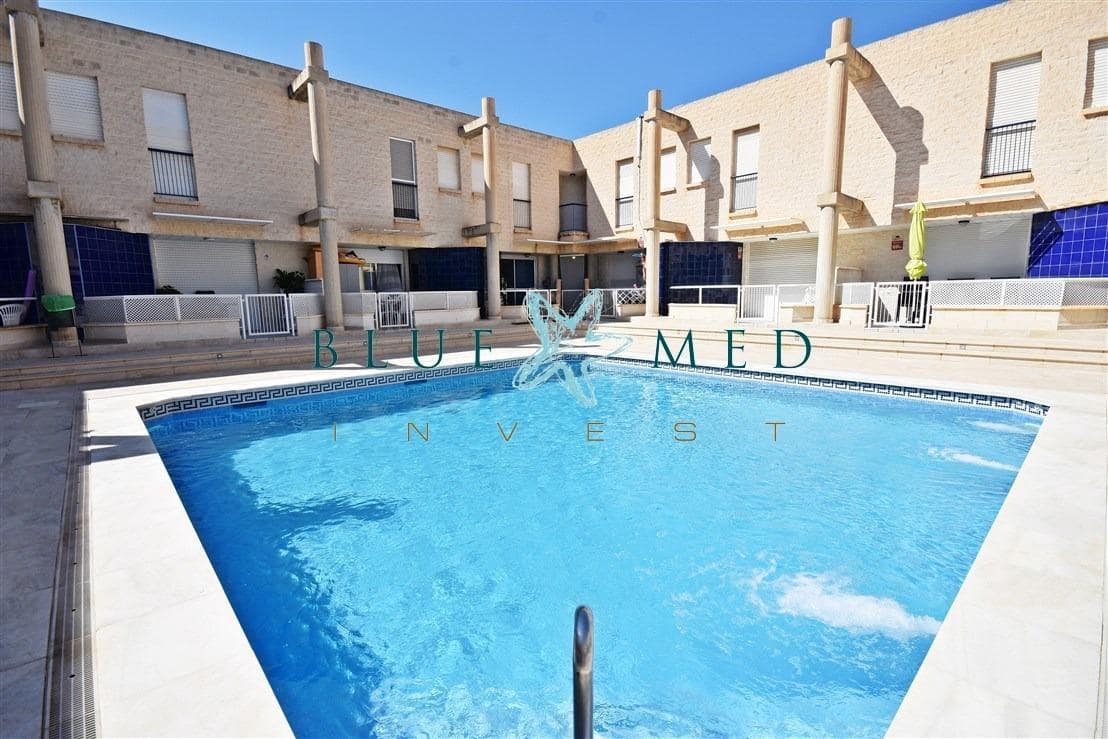 3 quarto Apartamento para venda em Puerto de Mazarron com piscina - 157 000 € (Ref: 7765269)