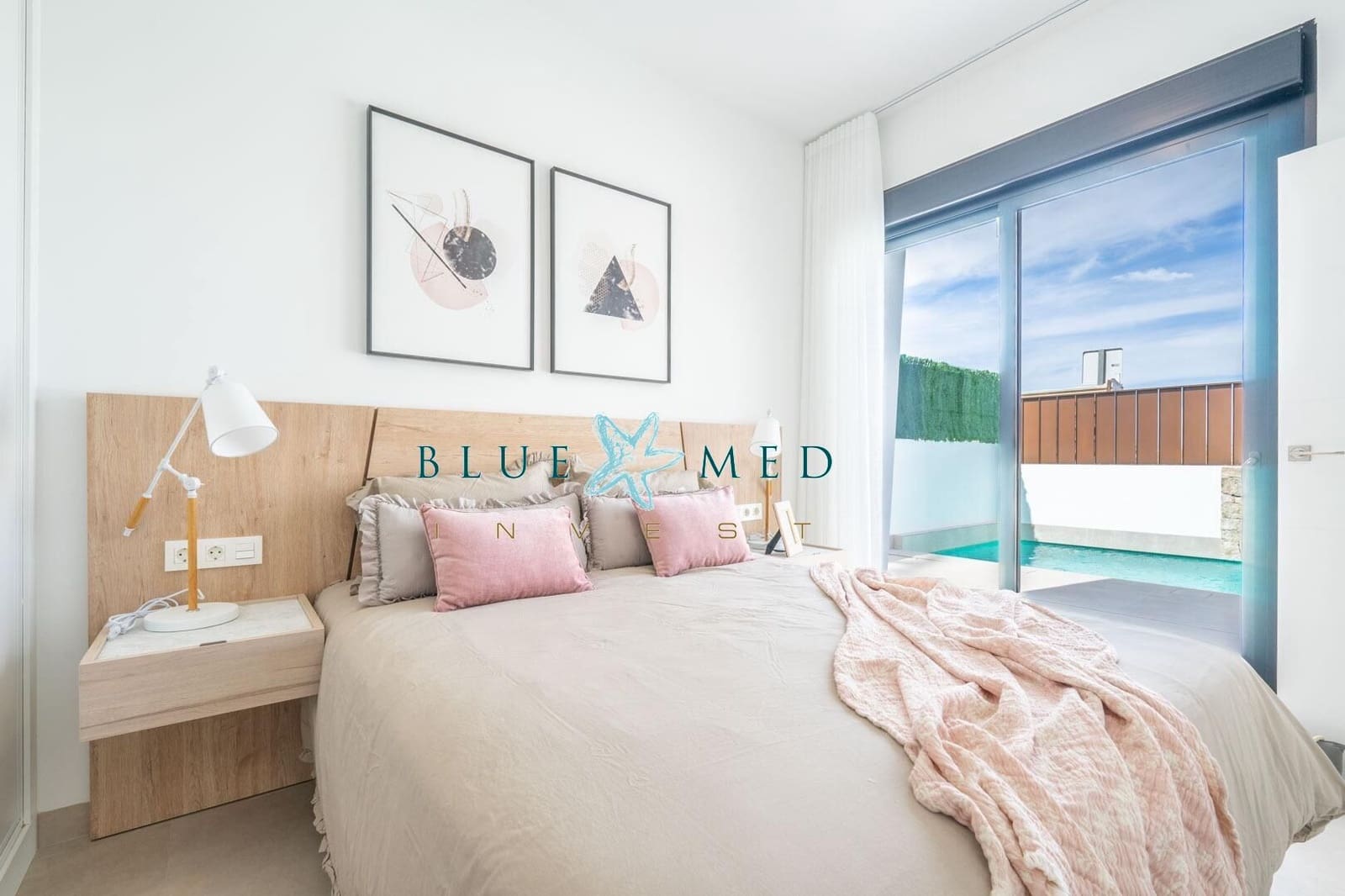 3 soveværelse Villa til salg i Roldan med swimmingpool - € 379.950 (Ref: 8399601)