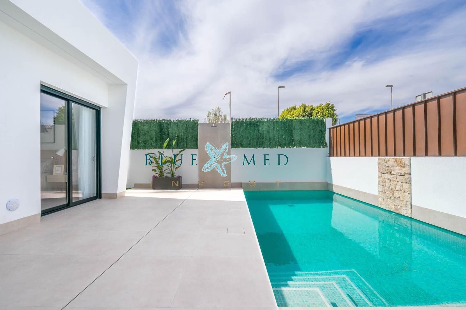 3 soveværelse Villa til salg i Roldan med swimmingpool - € 379.950 (Ref: 8399601)