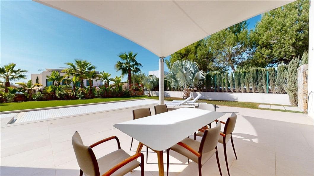 4 soveværelse Villa til salg i Dehesa de Campoamor med swimmingpool - € 1.050.000 (Ref: 8737854)