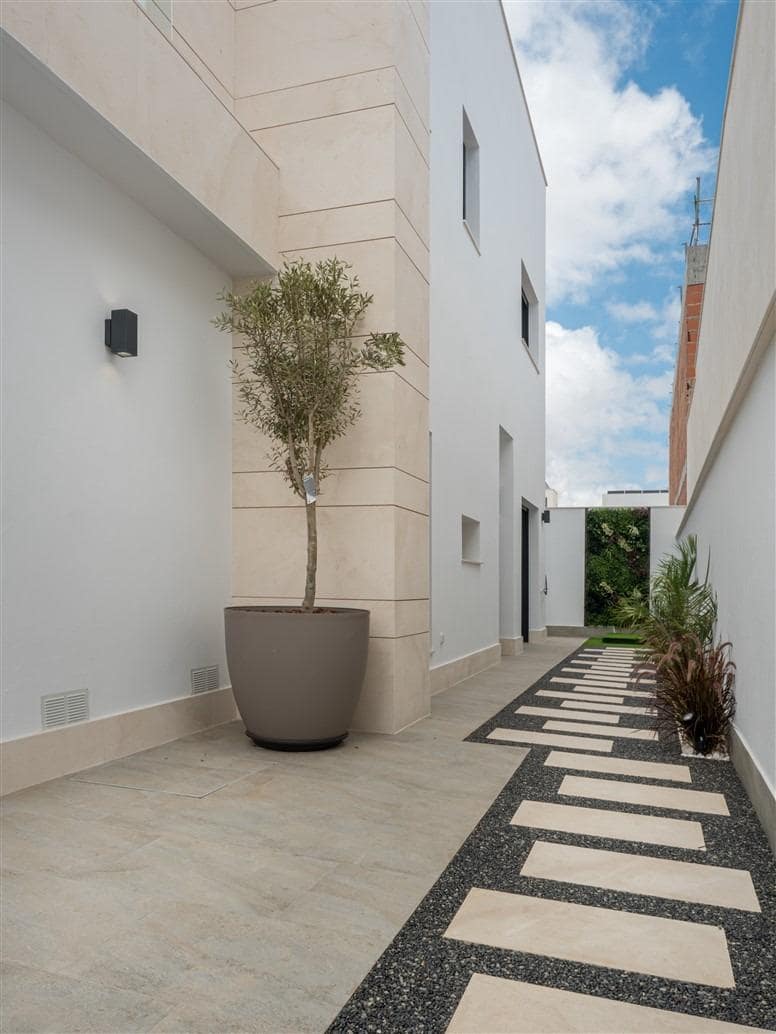 3 bedroom Villa for sale in San Pedro del Pinatar with pool - € 465,000 (Ref: 8760042)