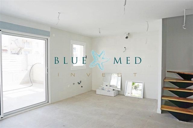 2 slaapkamer Appartement te koop in Puerto de Mazarron, Mazarrón met zwembad garage - € 249.900 (Ref: 8764008)