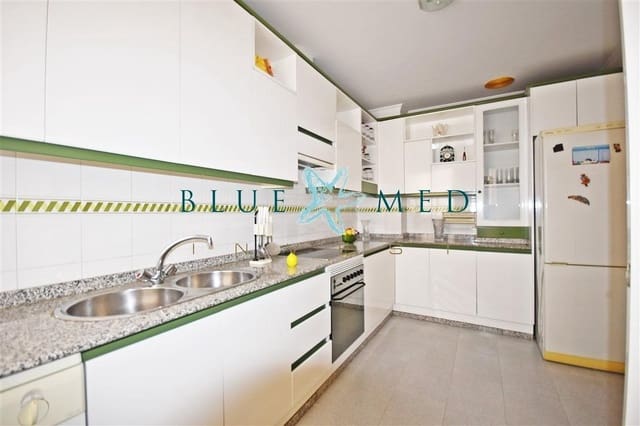 4 slaapkamer Appartement te koop in Puerto de Mazarron, Mazarrón met garage - € 200.000 (Ref: 8879967)