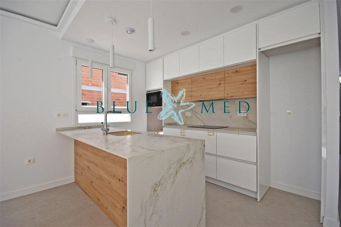 3 slaapkamer Villa te koop in Puerto de Mazarron met zwembad - € 350.000 (Ref: 8879968)