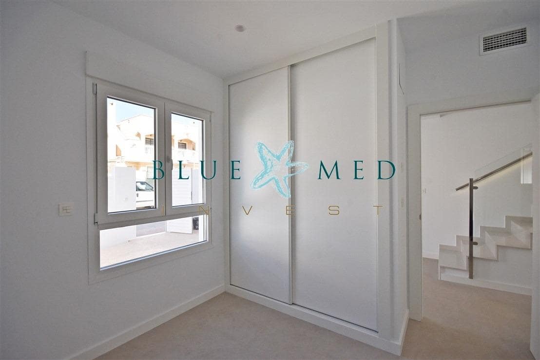 3 slaapkamer Villa te koop in Puerto de Mazarron met zwembad - € 350.000 (Ref: 8879968)