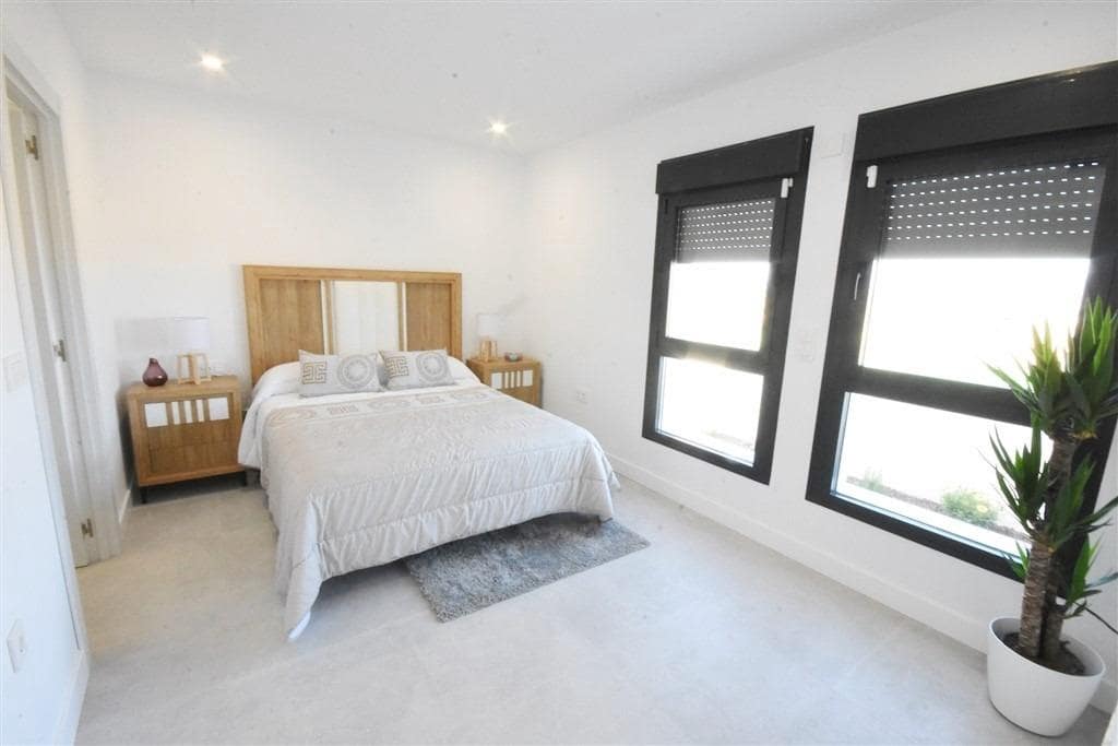 3 slaapkamer Villa te koop in La Pinilla - € 254.730 (Ref: 8888713)