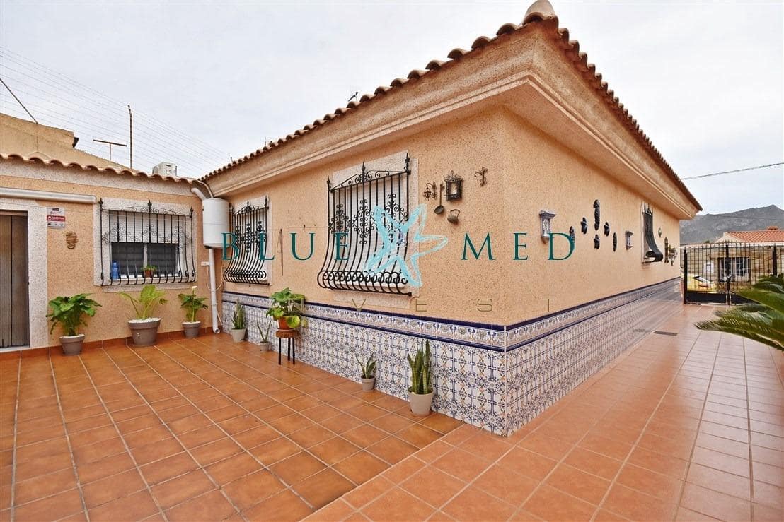 3 bedroom Villa for sale in Mazarron with garage - € 357,000 (Ref: 8895030)