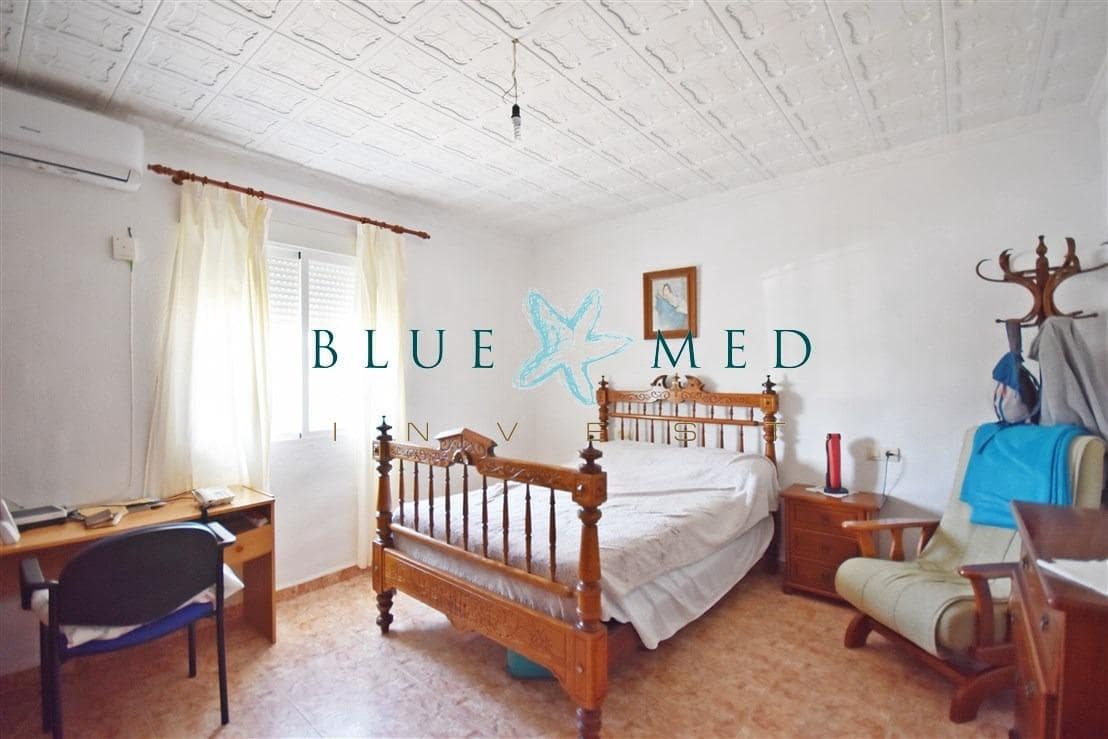 5 soveværelse Finca/Landehus til salg i La Pinilla med garage - € 180.000 (Ref: 9075064)