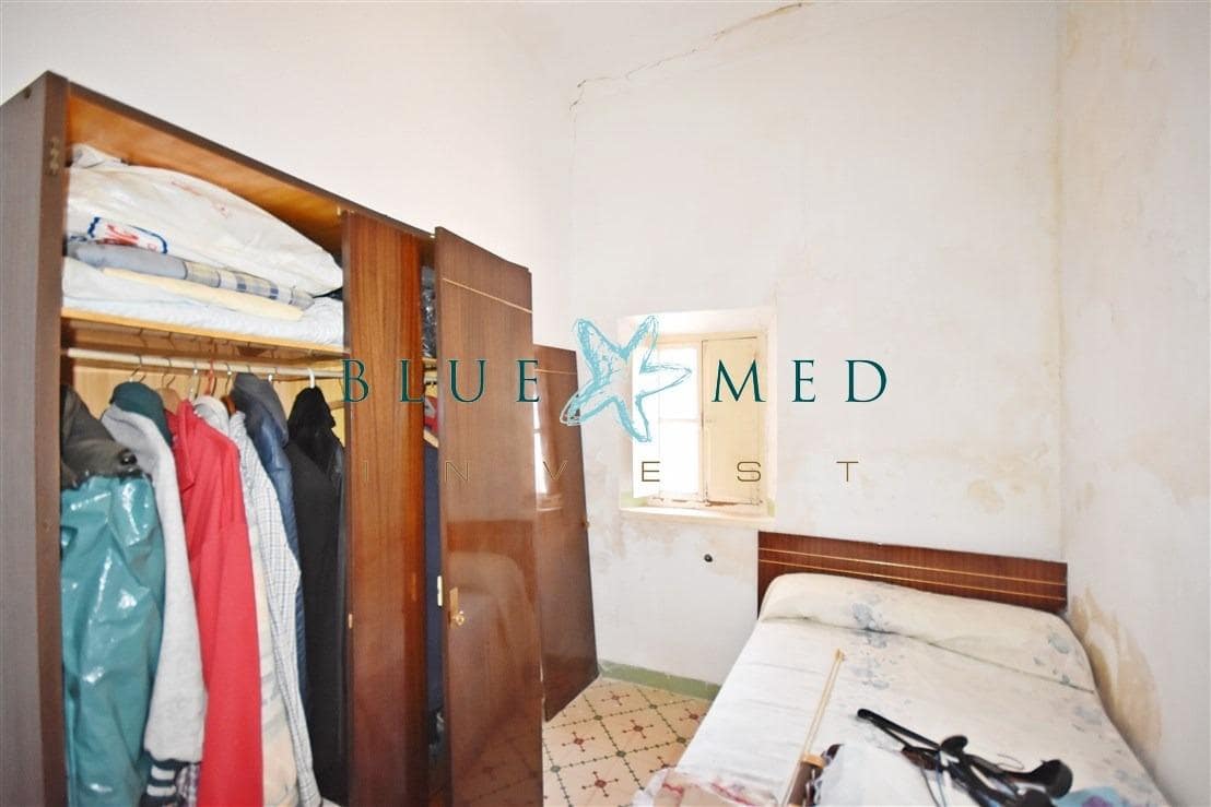 5 soveværelse Finca/Landehus til salg i La Pinilla med garage - € 180.000 (Ref: 9075064)