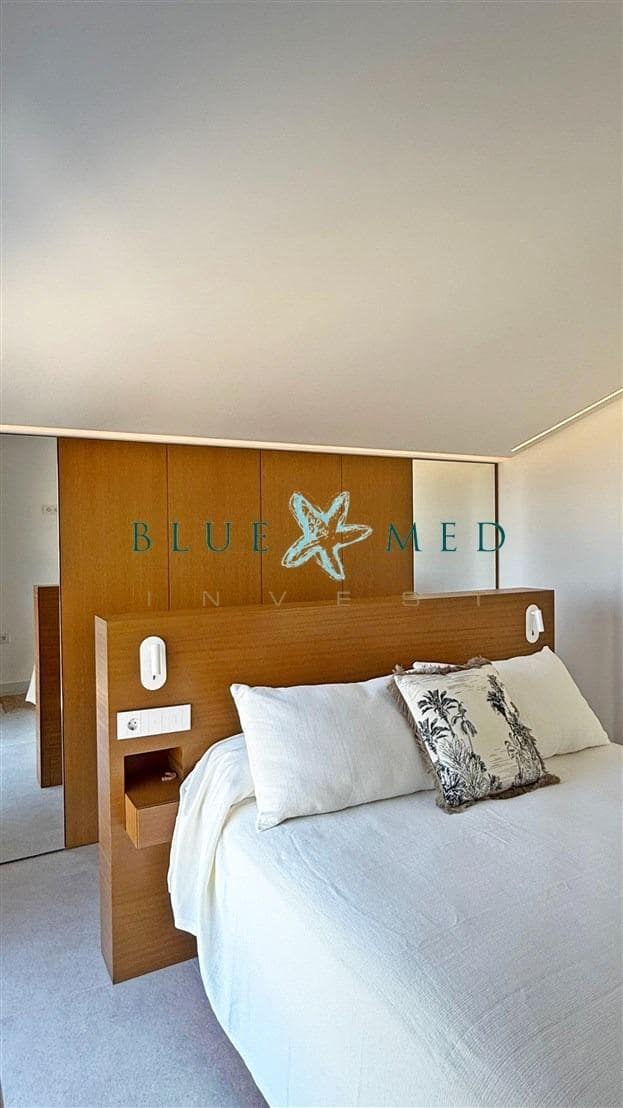 4 sypialnia Willa na sprzedaż w La Manga del Mar Menor z basenem - 1 280 000 € (Ref: 9141577)