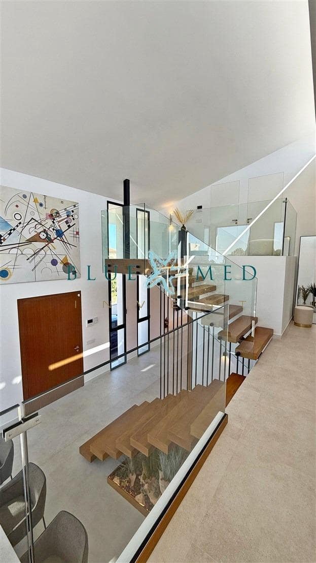 4 sypialnia Willa na sprzedaż w La Manga del Mar Menor z basenem - 1 280 000 € (Ref: 9141577)